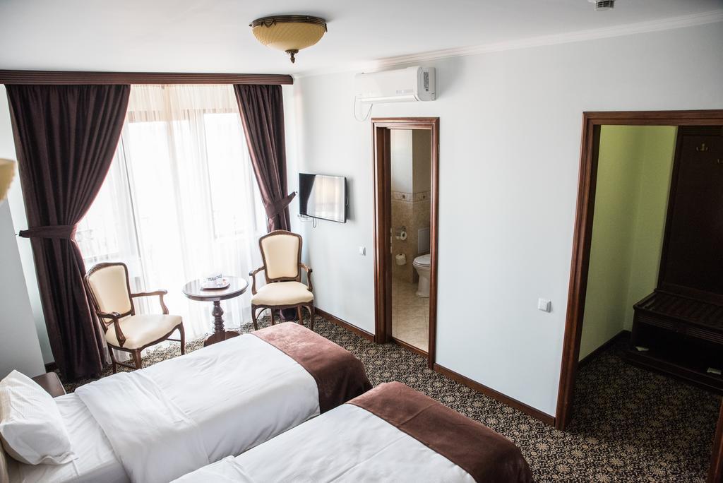 Hotel Giuliano Bragadiru Exteriér fotografie