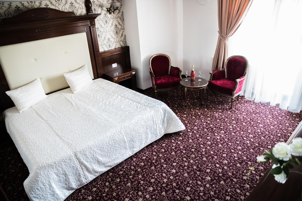 Hotel Giuliano Bragadiru Exteriér fotografie