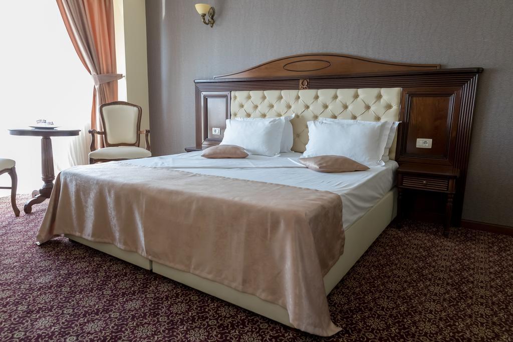 Hotel Giuliano Bragadiru Exteriér fotografie