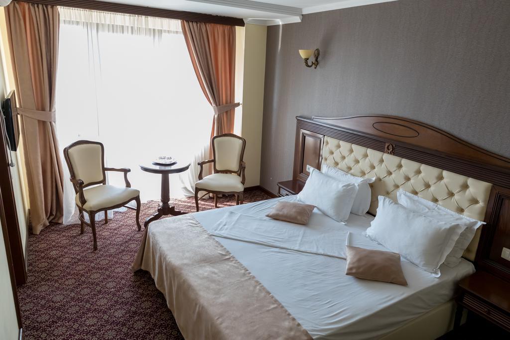 Hotel Giuliano Bragadiru Exteriér fotografie