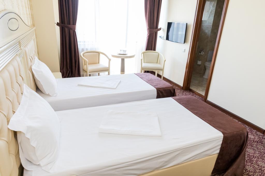 Hotel Giuliano Bragadiru Exteriér fotografie