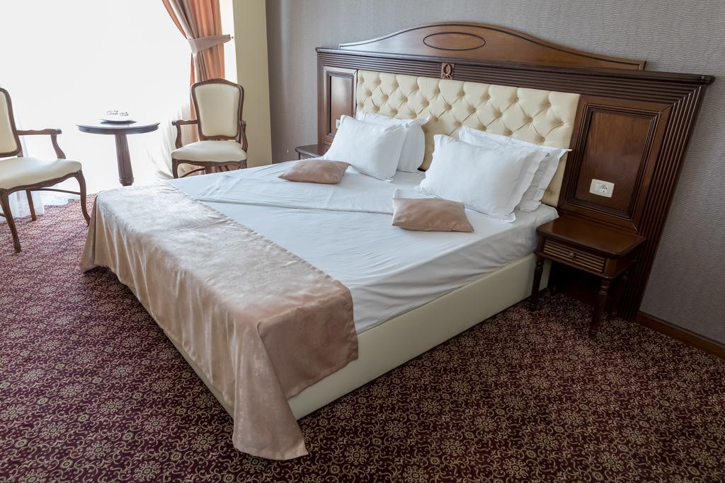 Hotel Giuliano Bragadiru Exteriér fotografie