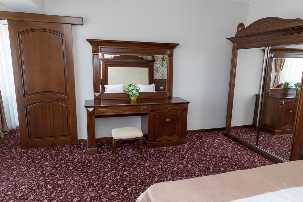 Hotel Giuliano Bragadiru Exteriér fotografie