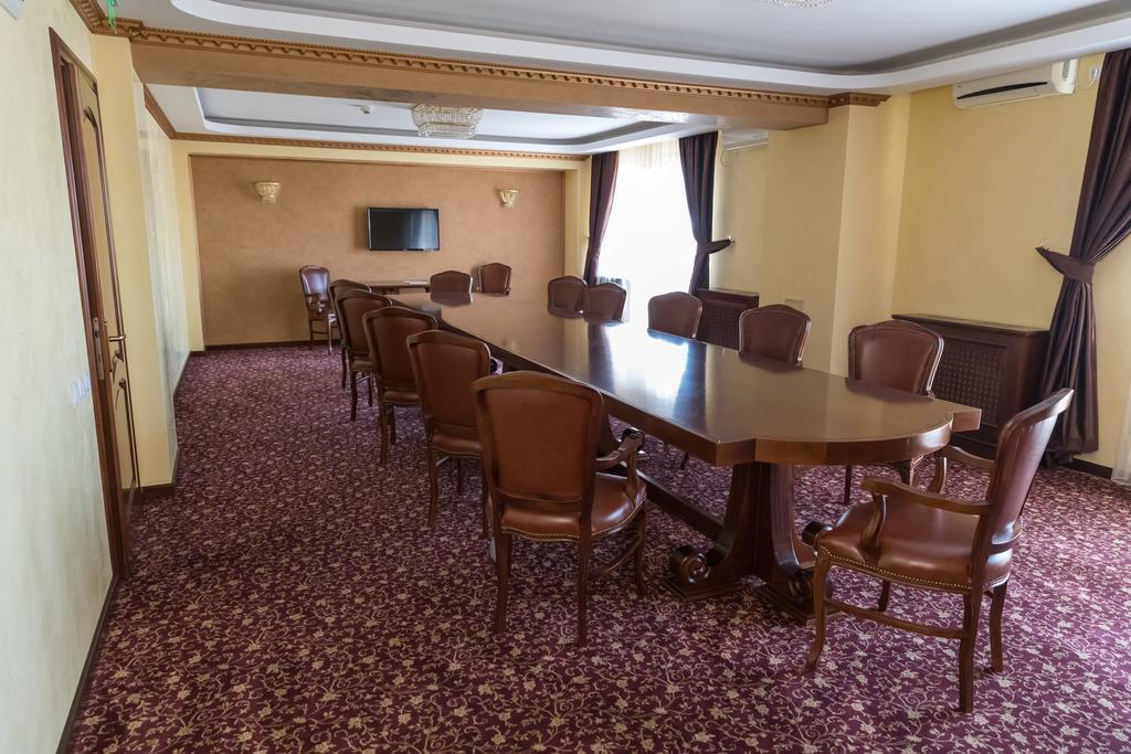 Hotel Giuliano Bragadiru Exteriér fotografie