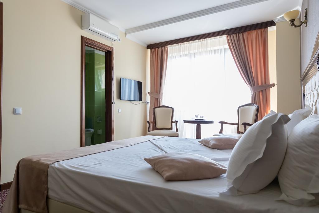 Hotel Giuliano Bragadiru Exteriér fotografie