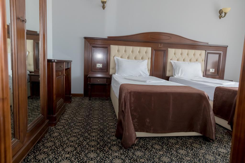 Hotel Giuliano Bragadiru Exteriér fotografie