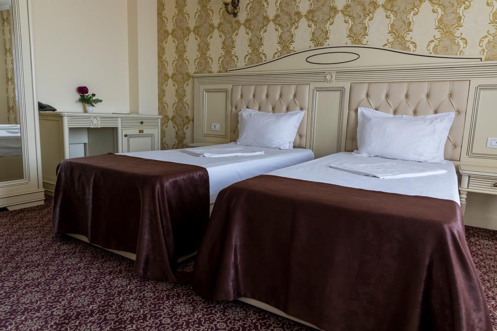 Hotel Giuliano Bragadiru Exteriér fotografie