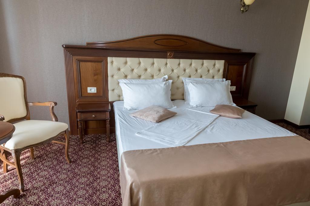 Hotel Giuliano Bragadiru Exteriér fotografie